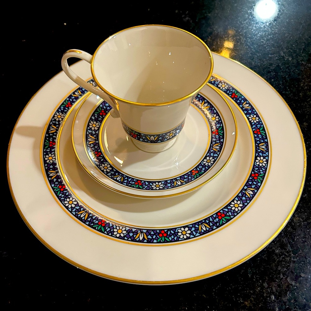 Finest American China - Pickard Grandeur
Dinner plate, tea cup with saucer.